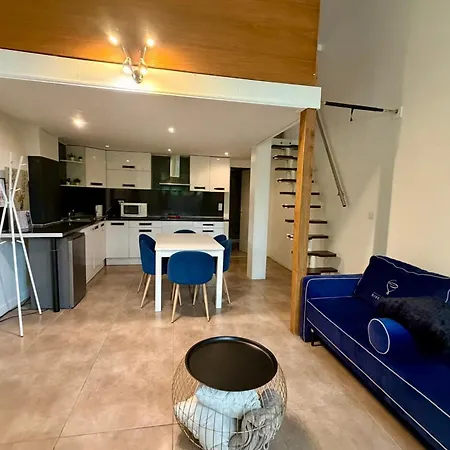 Josefs Cozy Nest Mezzanine Free Parking Sleeps 6 *
