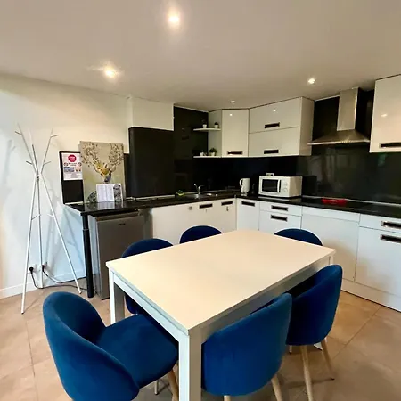 Josefs Cozy Nest Mezzanine Free Parking Sleeps 6 Appartement Barbizon