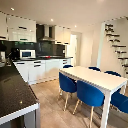 Josefs Cozy Nest Mezzanine Free Parking Sleeps 6 Appartement