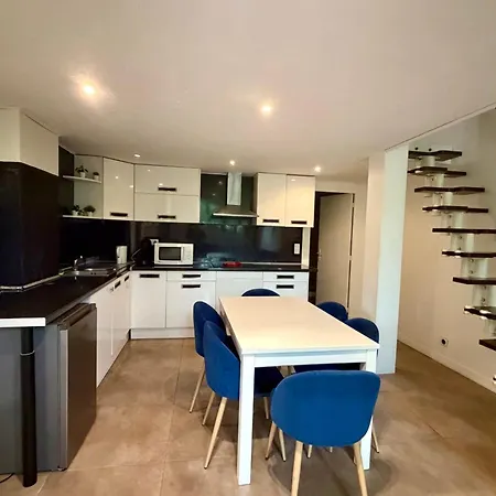 Josefs Cozy Nest Mezzanine Free Parking Sleeps 6