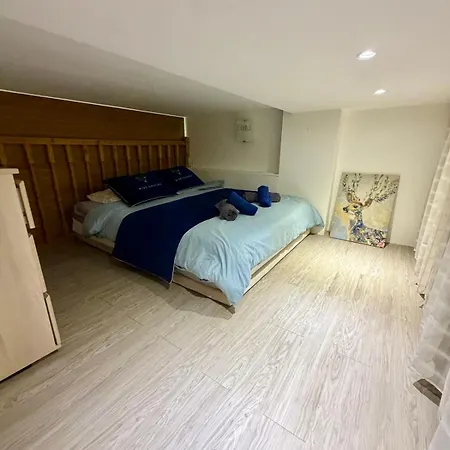 Josefs Cozy Nest Mezzanine Free Parking Sleeps 6 Barbizon